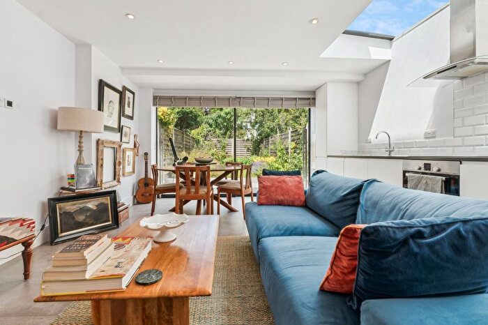 2 Bedroom Flat To Rent In Antrobus Road, Chiswick Park, W4