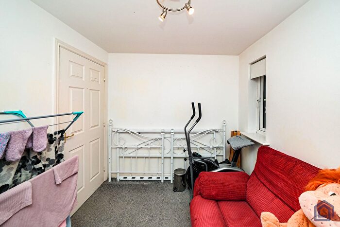 3 Bedroom Flat For Sale In Flat, Ellis Court, Merlin Road, Birkenhead, CH42