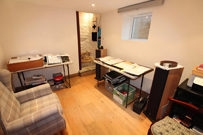 2 Bedroom Cottage For Sale In East End, Hook Norton, OX15