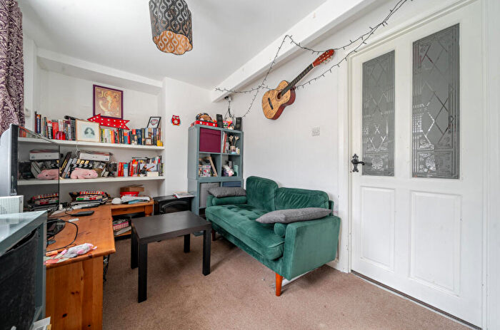 1 Bedroom End Of Terrace House For Sale In Woodland View, Calverley, Pudsey, West Yorkshire, Uk, LS28