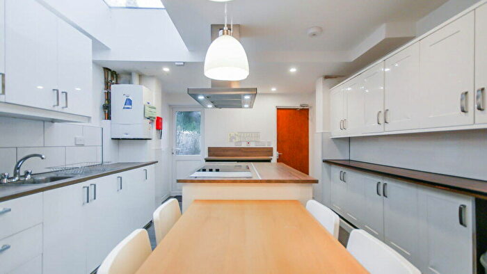 6 Bedroom Terraced House To Rent In Alton Road, Selly Oak, Birmingham, B29