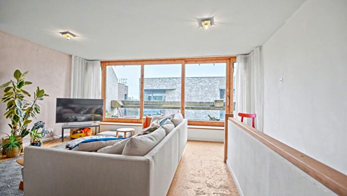 2 Bedroom Maisonette For Sale In Stoneleigh Terrace, Dartmouth Park, London, N19