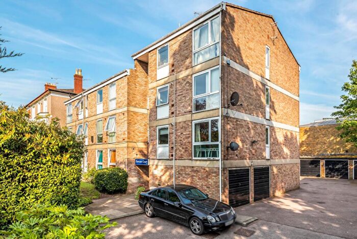 2 Bedroom Flat For Sale In Nether Street, North Finchley, N12