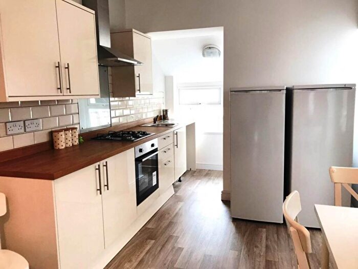 5 Bedroom House To Rent In Cwmdare Street, Cathays, CF24