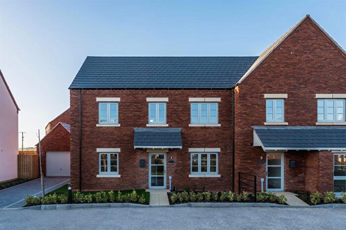 3 Bedroom Semi-Detached House For Sale In Brook Lane, Wessington, DE55