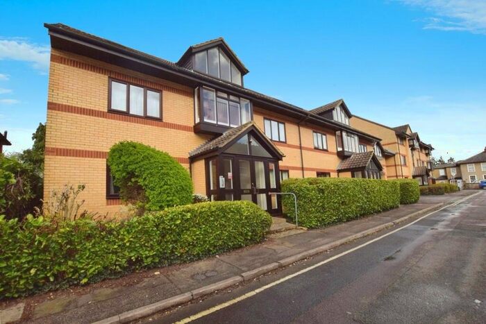 1 Bedroom Flat To Rent In Ambassador Court, Priory Road, Bicester, OX26