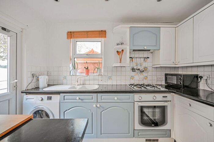 2 Bedroom Flat For Sale In St Johns Road, Walthamstow, London, E17