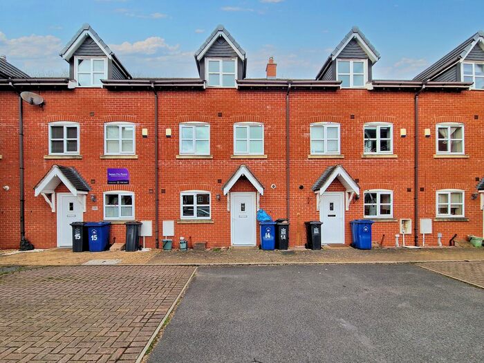 3 Bedroom Town House To Rent In Waters Edge Close, Newcastle-Under-Lyme, ST5
