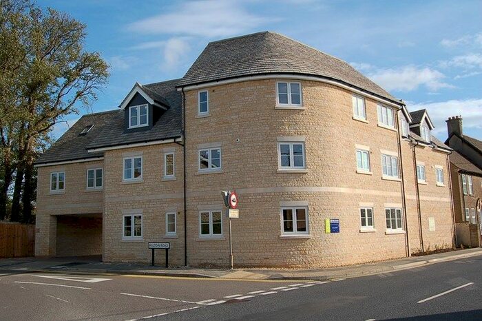 2 Bedroom Flat To Rent In Grove Court, Milton Road, Oundle, Peterborough, PE8