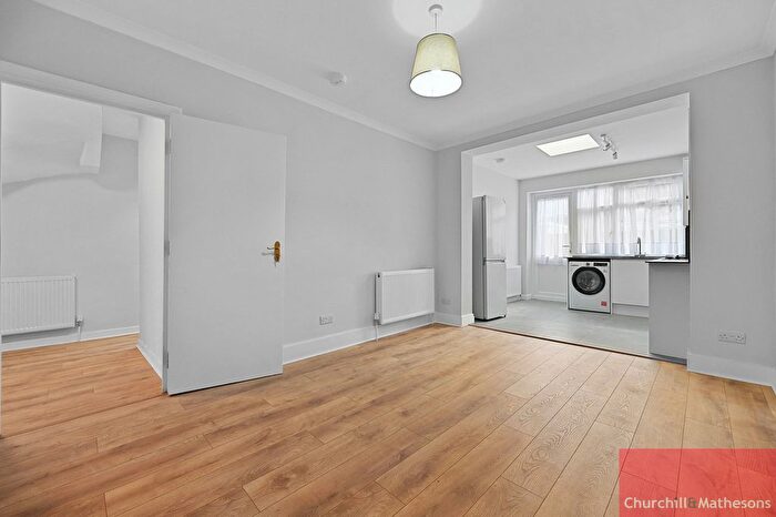 4 Bedroom Flat To Rent In Geary Road, London, NW10