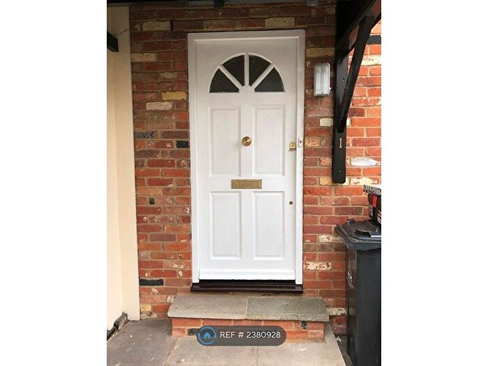 2 Bedroom Flat To Rent In High Street, Maldon, CM9