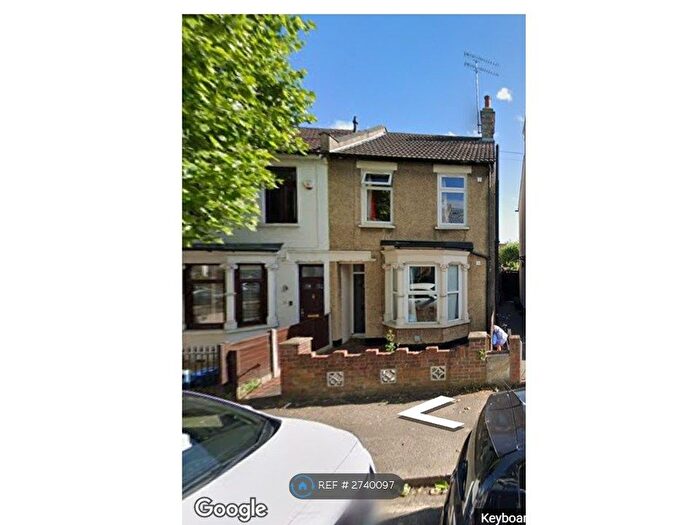 4 Bedroom Terraced House To Rent In Windsor Road, Westcliff-On-Sea, SS0