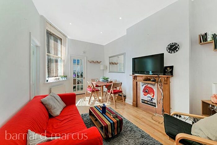 2 Bedroom Flat To Rent In Bedford Road, London, SW4