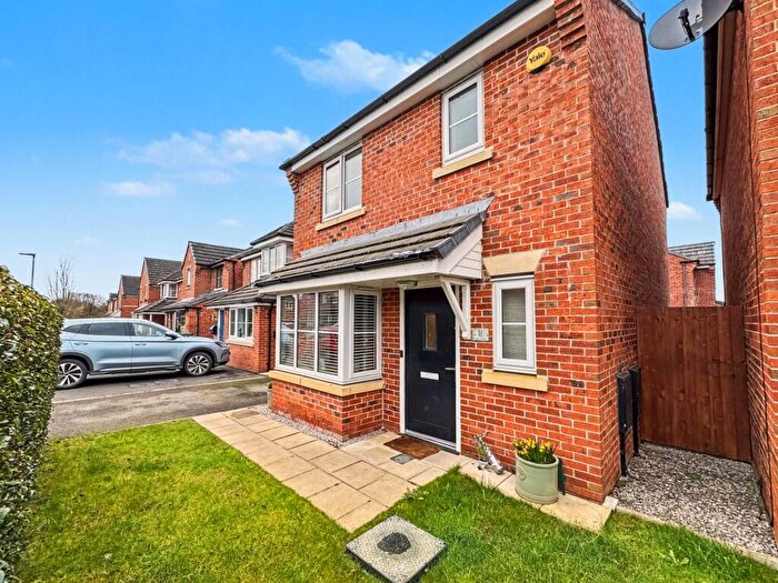 3 Bedroom Detached House For Sale In Hardys Close, Radcliffe, M26