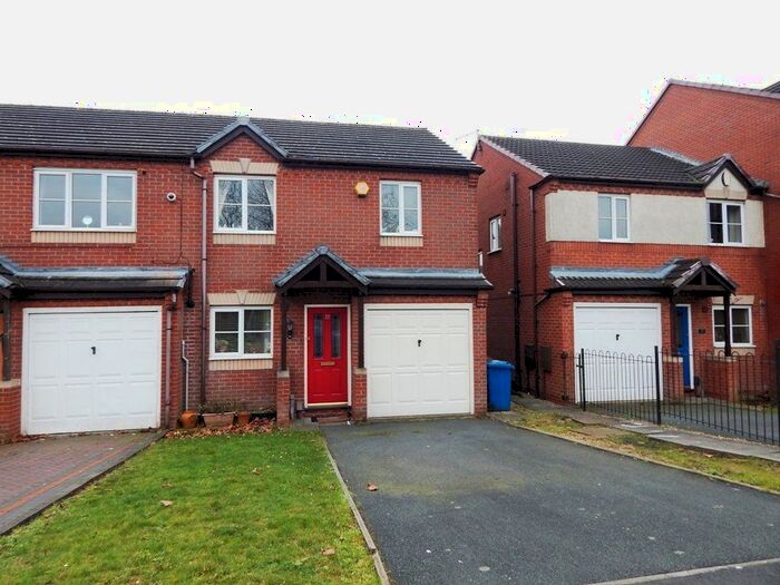 3 Bedroom Semi-Detached House To Rent In Two Oaks Avenue, Burntwood, WS7