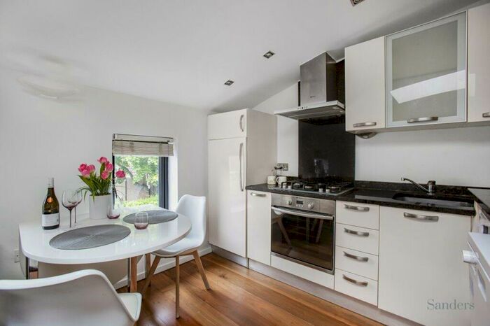 2 Bedroom Flat To Rent In Burder Road, Hackney, London, N1