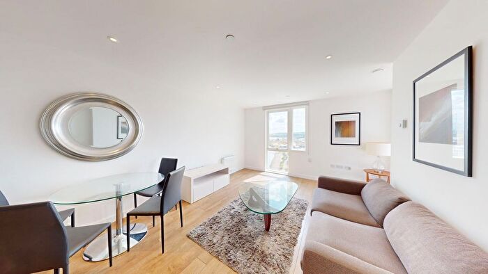 1 Bedroom Flat To Rent In Bessemer Place, London, SE10