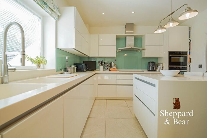 3 Bedroom Flat For Sale In Ty Gwyn Crescent, Cardiff, CF23