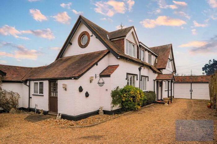 4 Bedroom Detached House For Sale In New Road, Lambourne End, Romford, RM4