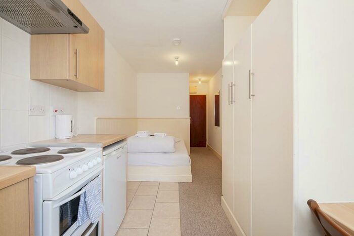 Studio To Rent In Belsize Square, Belsize Park, London, NW3