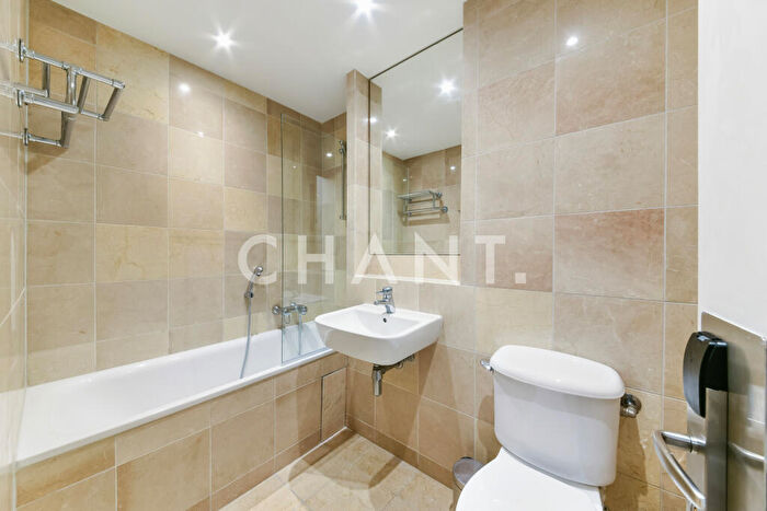 2 Bedroom Property To Rent In Westferry Circus, London, E14