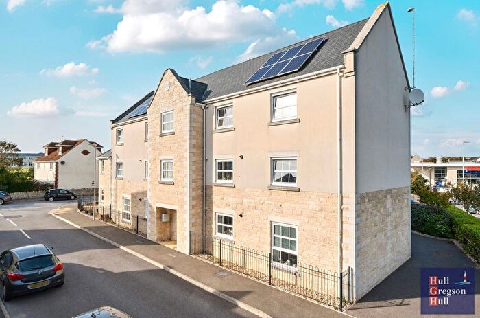 2 Bedroom Flat For Sale In Alm Place, Portland, DT5