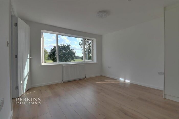 6 Bedroom Semi-Detached House To Rent In Hicks Avenue, Greenford, UB6