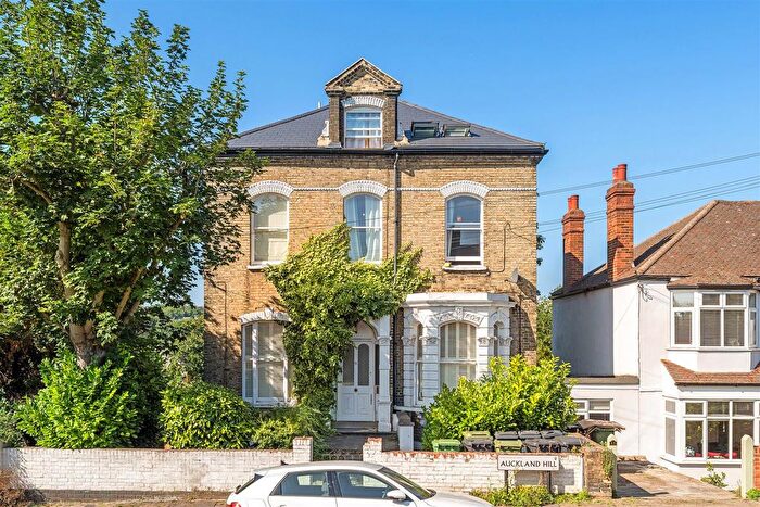 1 Bedroom Flat For Sale In Auckland Hill, West Norwood, SE27