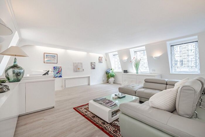 2 Bedroom Property For Sale In Princes Mews, W2