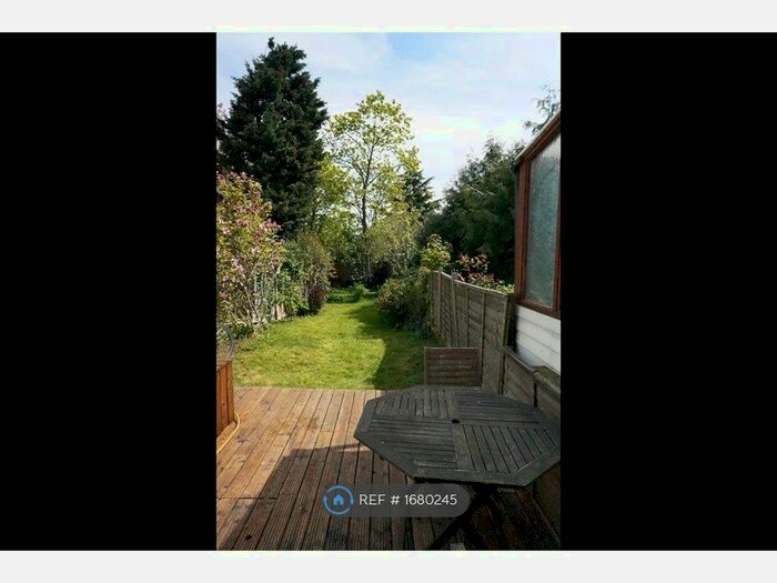 2 Bedroom Terraced House To Rent In Luton Road, London, E17