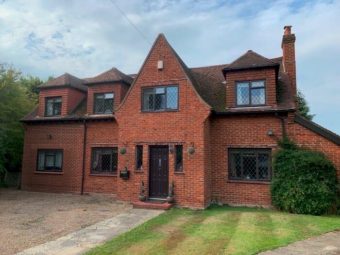 4 Bedroom Detached House For Sale In Wembury Park, Newchapel, Lingfield, RH7