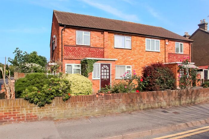 2 Bedroom Maisonette To Rent In Cleveland Road, Uxbridge, Middlesex, UB8