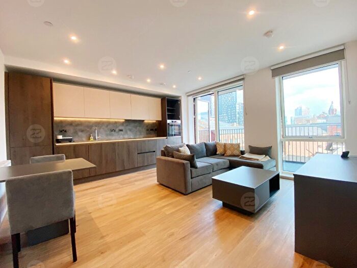2 Bedroom Flat For Sale In Snow Hill Wharf, Shadwell Street, Birmingham, B4