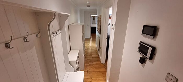 1 Bedroom Flat To Rent In Queens Row, London, SE17