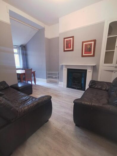 6 Bedroom Property To Rent In Gwydr Crescent, Uplands, Swansea, SA2