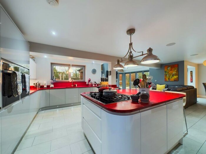 5 Bedroom Detached House For Sale In Ashby Road, Derby, DE73