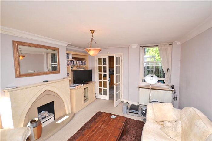 1 Bedroom Apartment To Rent In Nether Street, Finchley, N3