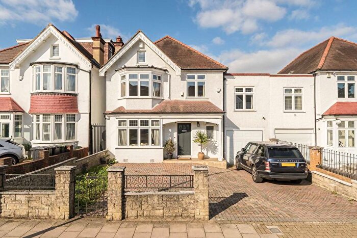 5 Bedroom Property For Sale In Abbotswood Road, Streatham, SW16