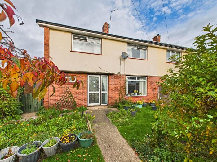 4 Bedroom Semi-Detached House For Sale In Deans Court, Cotgrave, Nottingham, NG12