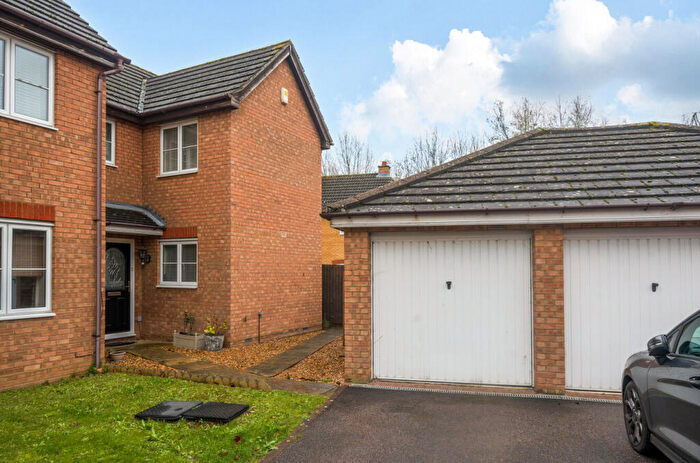 3 Bedroom Semi-Detached House For Sale In Tolkien Close, Bedford, Bedfordshire, MK41