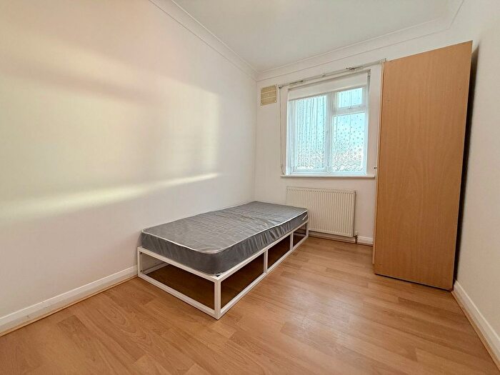 2 Bedroom Maisonette To Rent In Carr Road, Northolt, UB5