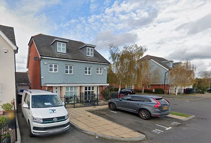 4 Bedroom Property To Rent In Mathecombe Road, Cippenham, Slough, SL1
