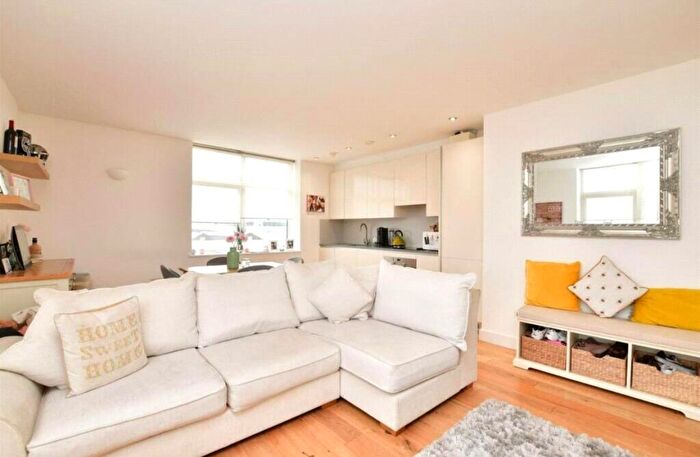 1 Bedroom Apartment For Sale In Stafford Road, Wallington, Croydon, CR0