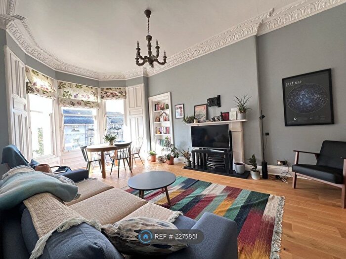 2 Bedroom Flat To Rent In Mcdonald Road, Edinburgh, EH7