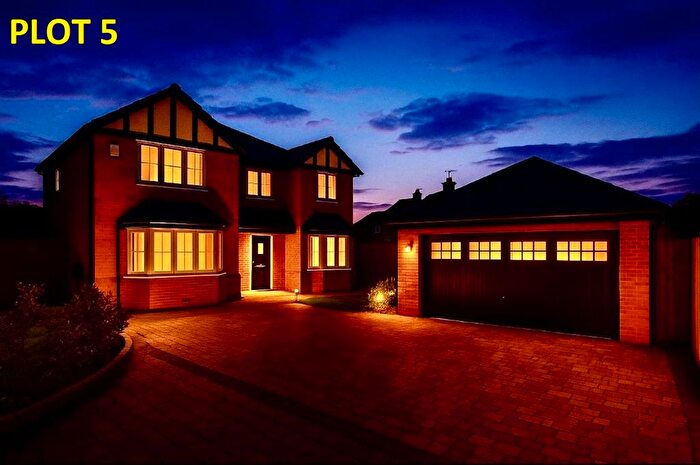 4 Bedroom Detached House For Sale In Lichfield Road, Bloxwich, Walsall, WS3