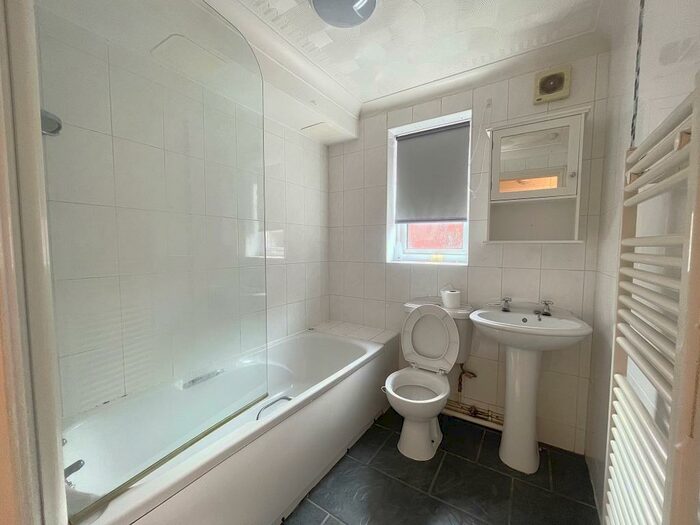 2 Bedroom Flat To Rent In Ladysmith Avenue, Peterborough, PE7