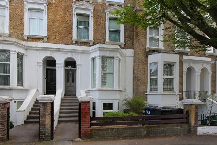 1 Bedroom Flat For Sale In Burlington Gardens, W3