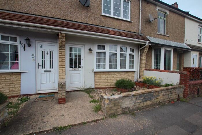 3 Bedroom Property To Rent In Colbourne Street, Swindon, SN1