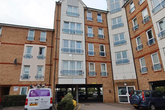 2 Bedroom Apartment To Rent In Fairfield Square, Gravesend, Kent, DA11