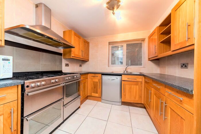 2 Bedroom Flat To Rent In Park Manor, London Road, Brighton, BN1